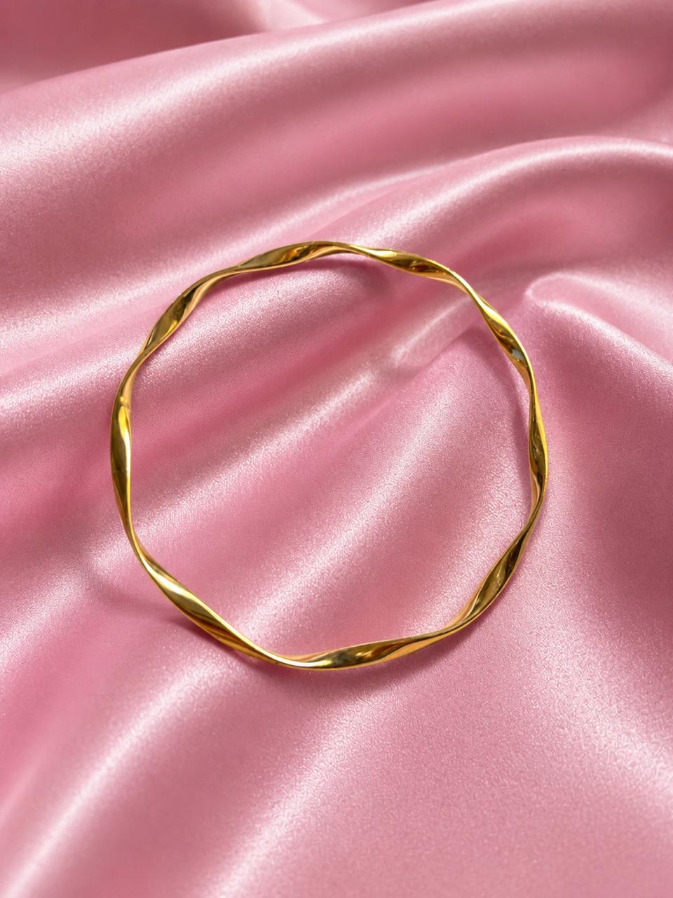 Twisted Gold-Tone Minimal Bracelet